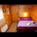 Kapslový hotel Etno Selo Eden