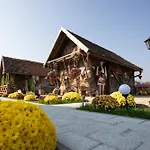 Kapslový hotel Etno Selo Eden 2*