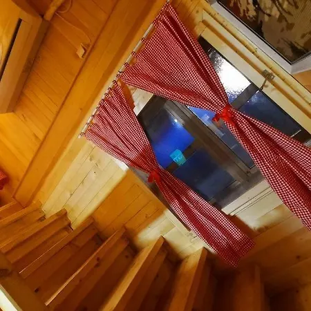 Hotel kapsułowy Etno Selo Eden Zeravacki Potok