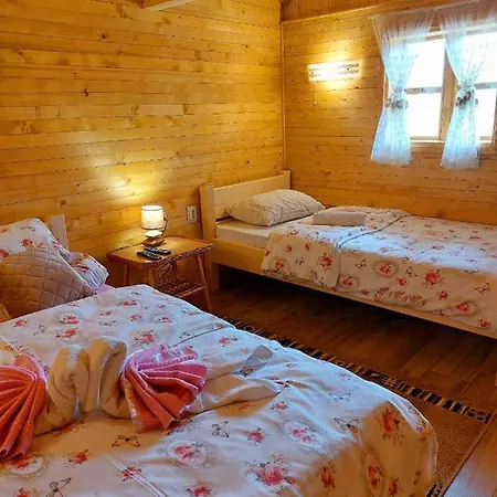 Etno Selo Eden カプセルホテル