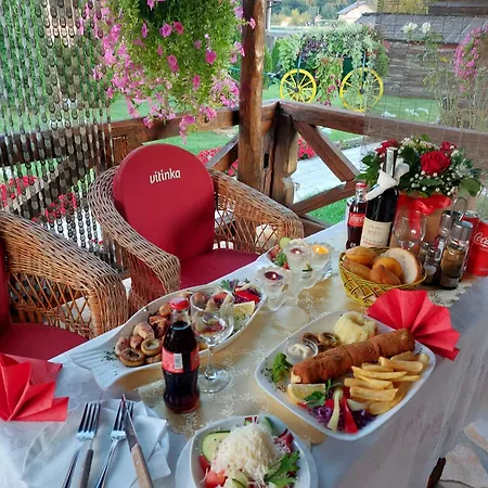 Hotel kapsułowy Etno Selo Eden 2*